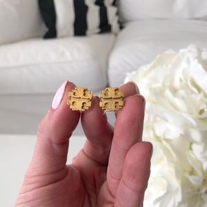 Tory Burch || large T stud earrings || gold